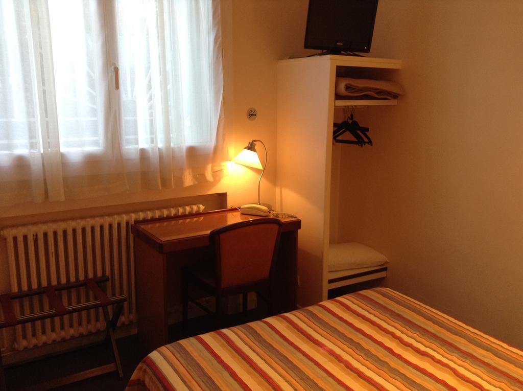 Hotel les Troenes Montpellier Habitación foto